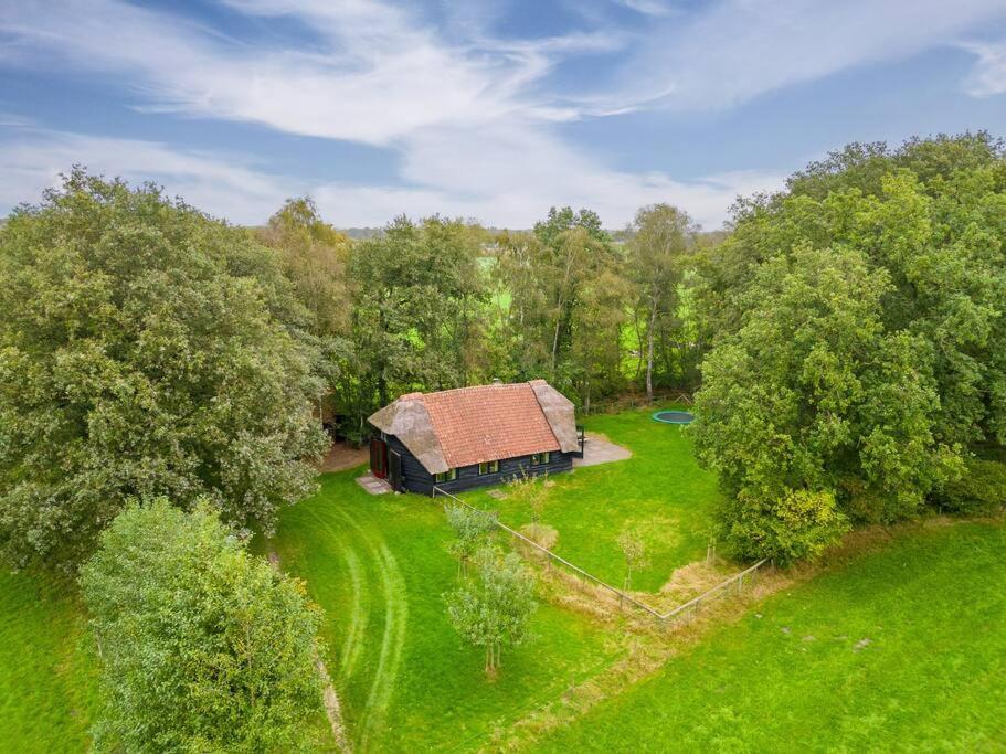 Prachtig Vrijstaand Familiehuis Op Groot Perceel Scherpenzeel  Exteriör bild